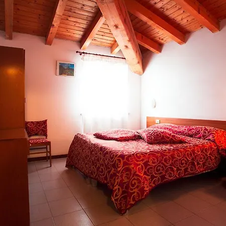 Szálloda Aurora Spiazzi Di Caprino