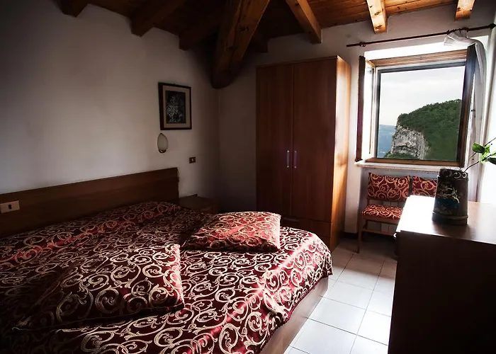Aurora Hotel 2*